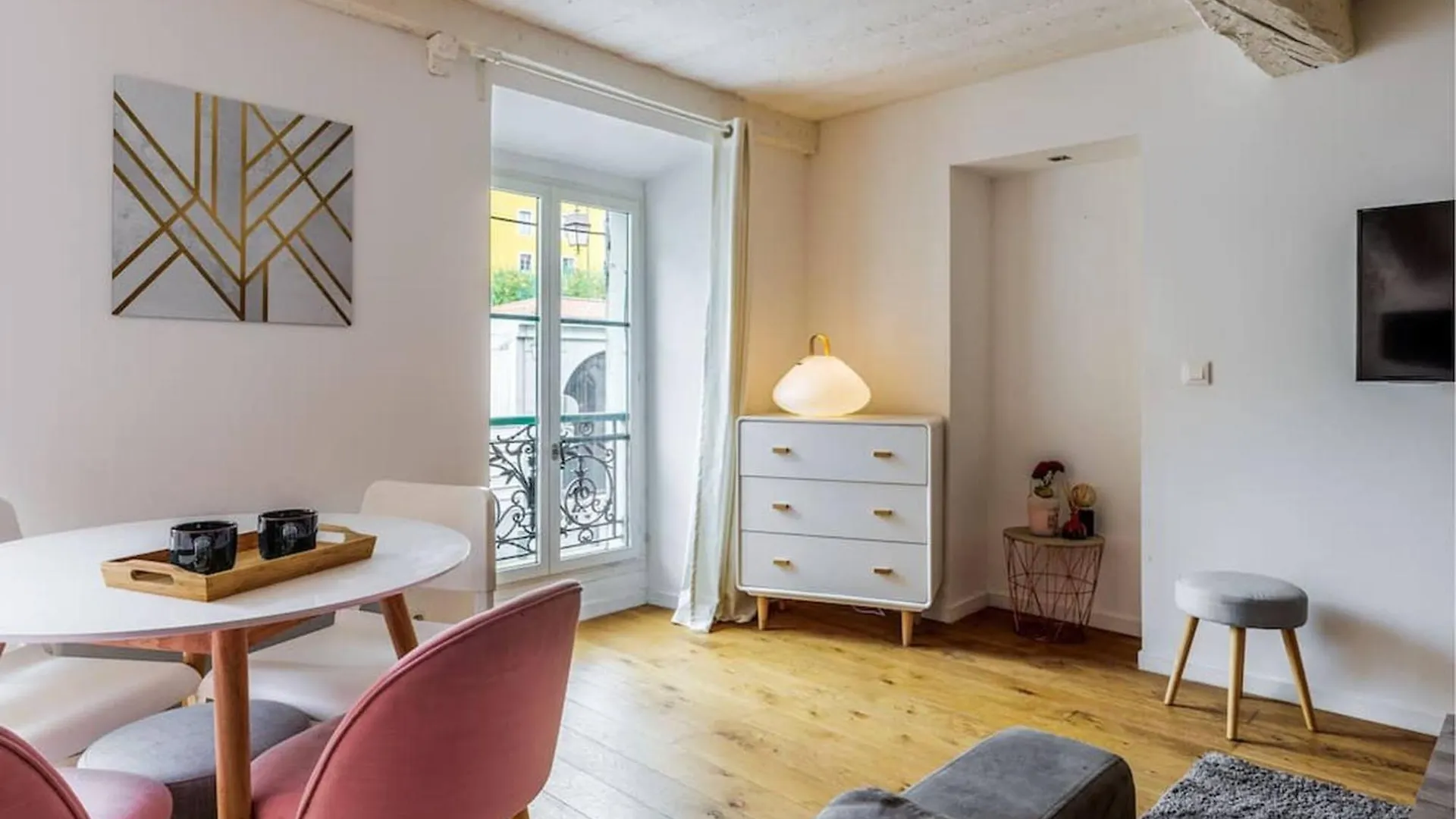 Joli Loft Entre Le Vieux Nice Et Le Port Appartement